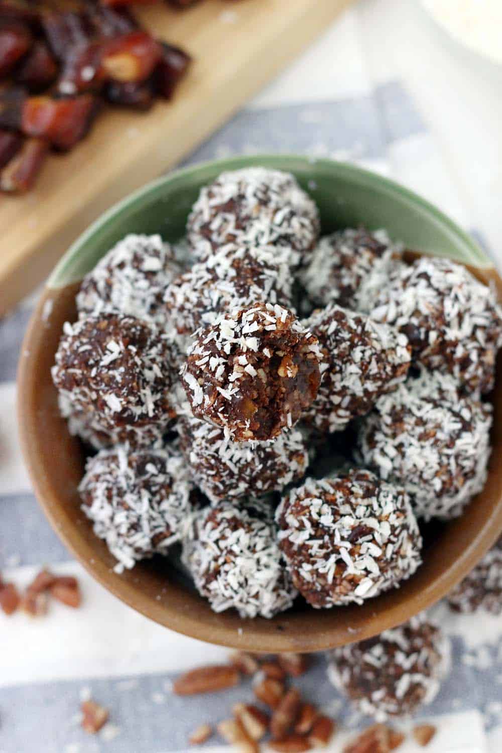 Healthy Coconut Chocolate Energy Balls: Perfect Vegan Treat & Gift